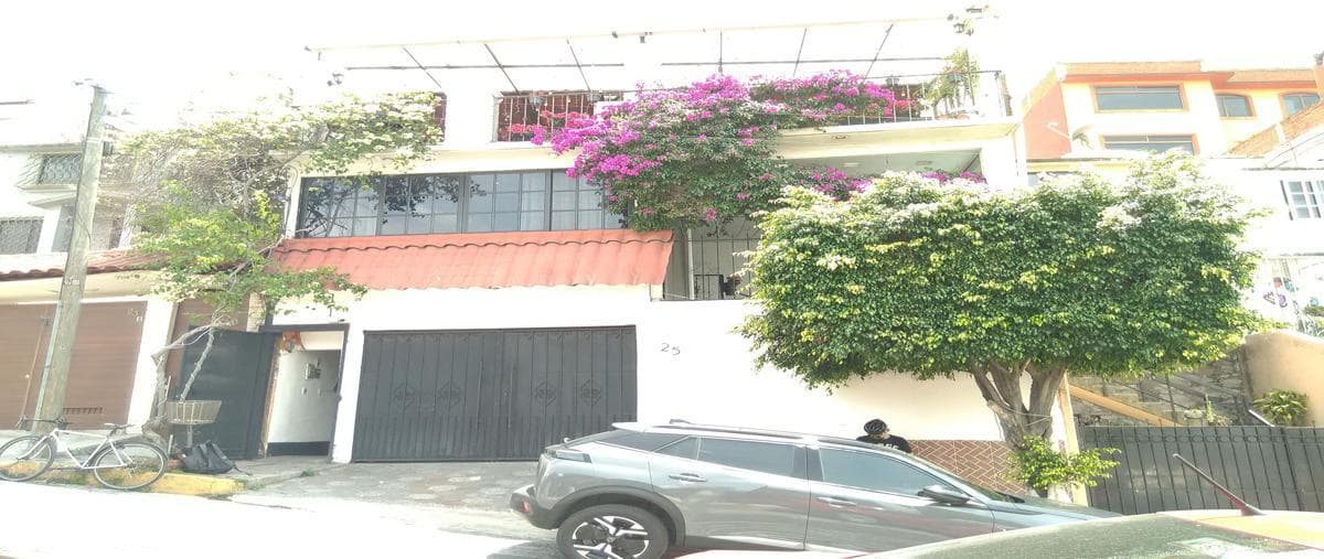 Condominium Unit for Sale in Cumbres del Valle with a Terrace, Tlalnepantla de Baz, State of Mexico