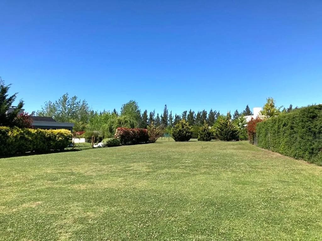 Land for Sale in the Aguadas Gated Community, Funes | 973 m² | Established neighborhood and immediate possession