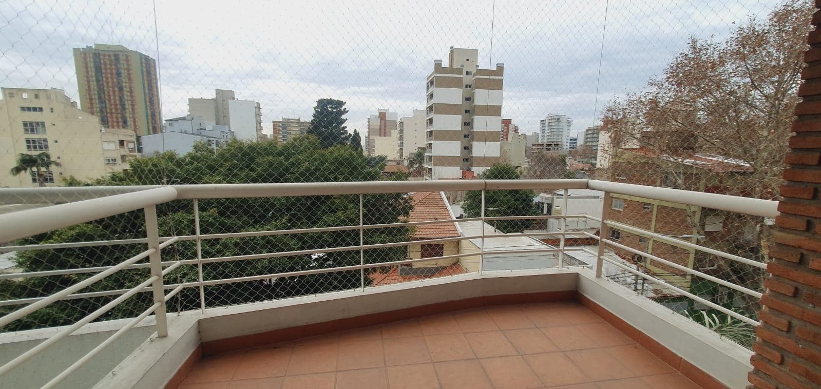 Apartment for Sale in Caseros: 3-Room Apartment