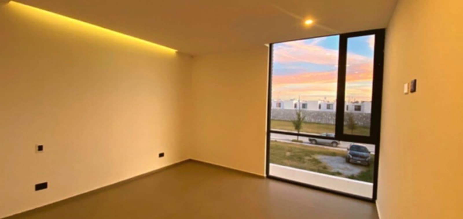 House in a condominium complex - Muralia Subdivision