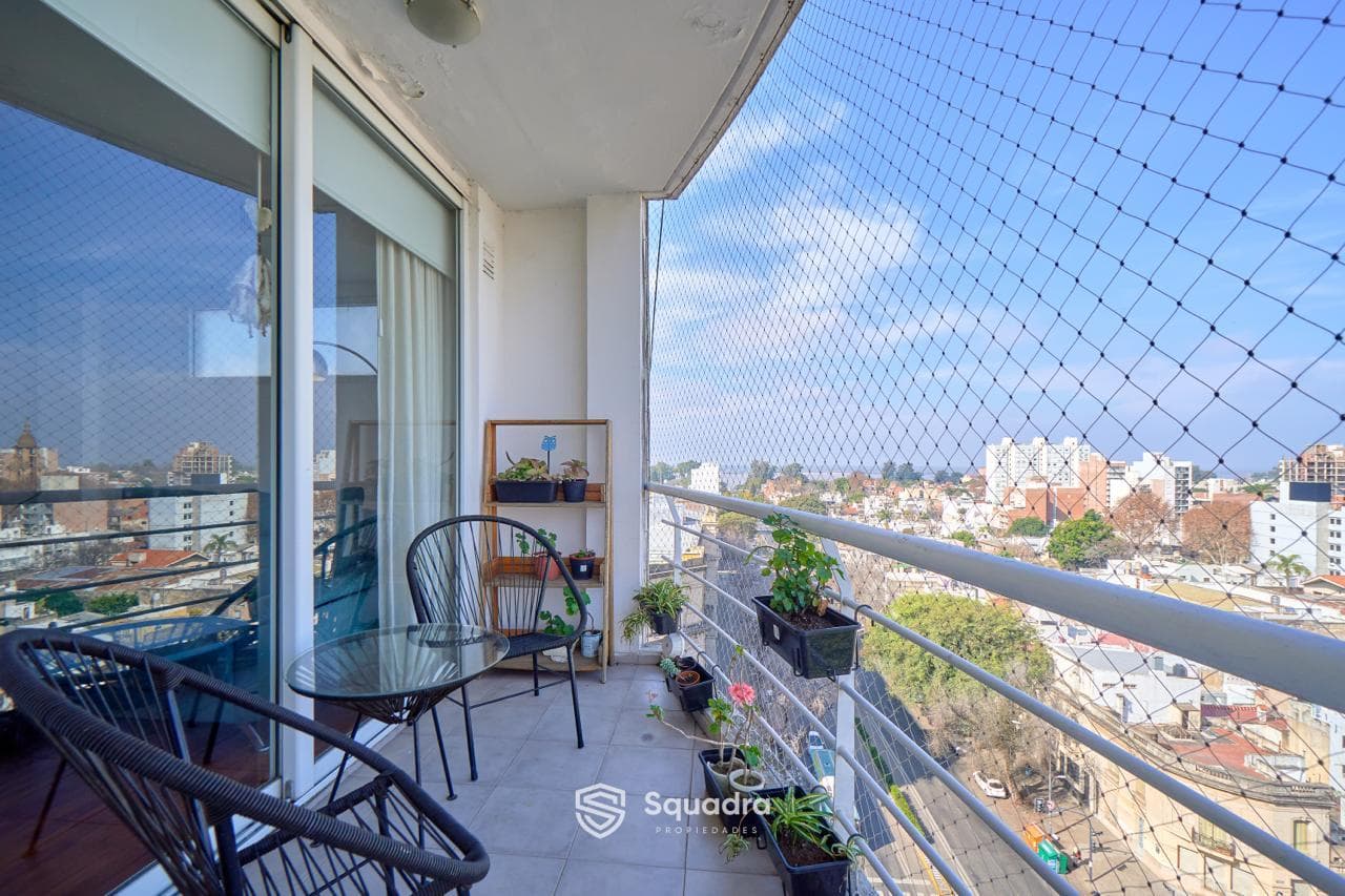FOR SALE | TRADE-IN - 3-bedroom apartment with private terrace and garage. Downtown - QUALIFIES FOR MORTGAGE.