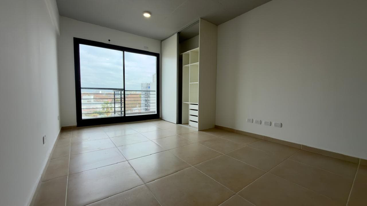 Venta de Monoambiente Divisible 32 m² con Balcón al contrafrente.