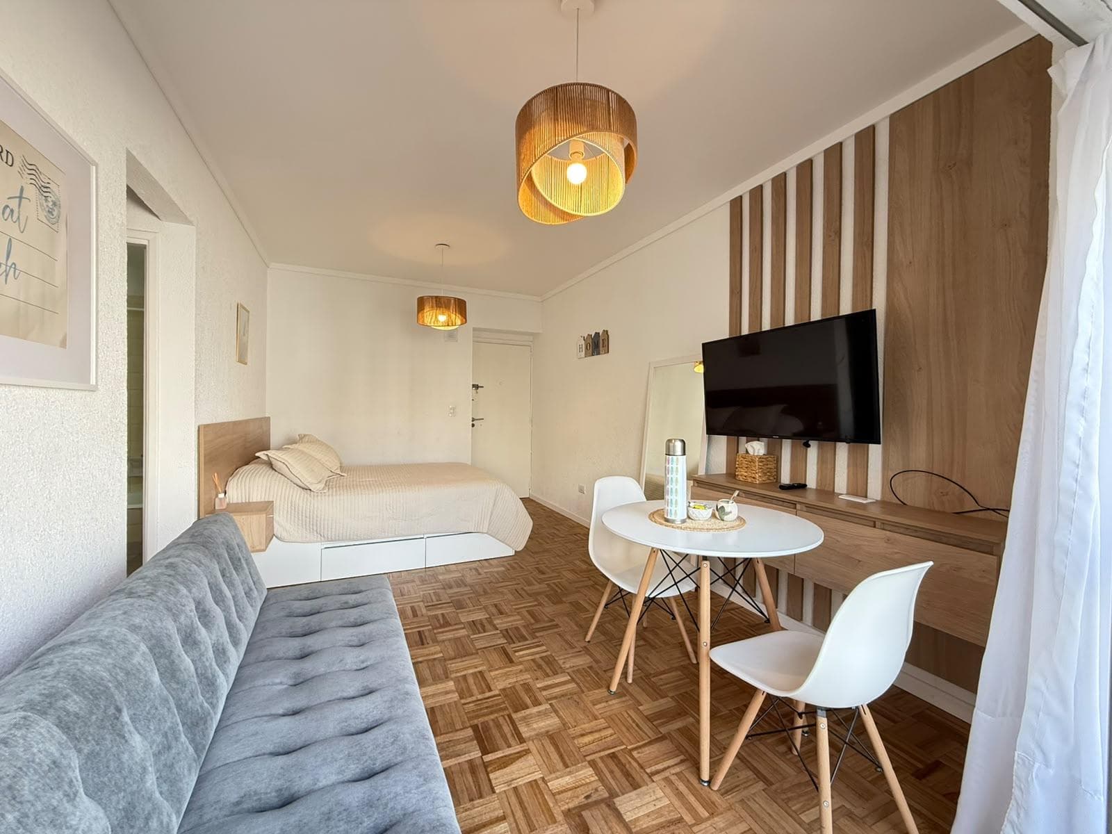 1-Bedroom Apartment with a Balcony Facing the Street - Unobstructed View