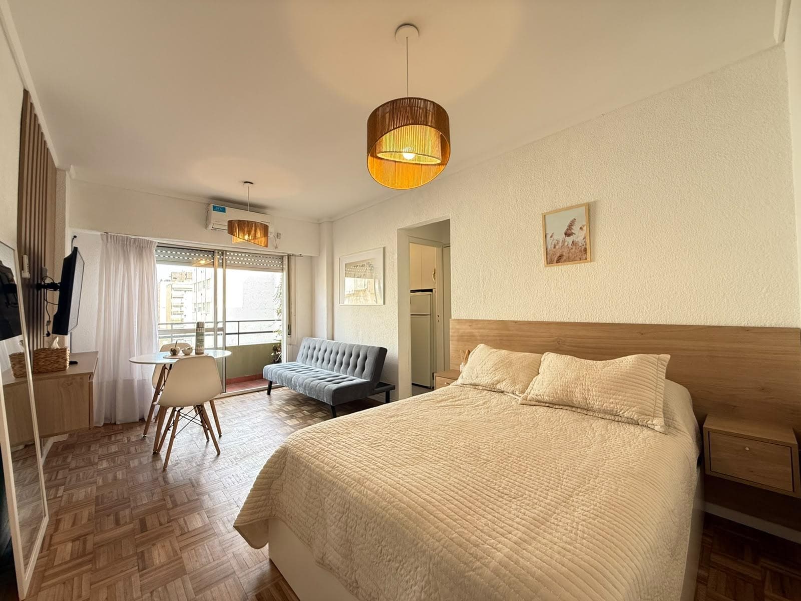 1-Bedroom Apartment with a Balcony Facing the Street - Unobstructed View