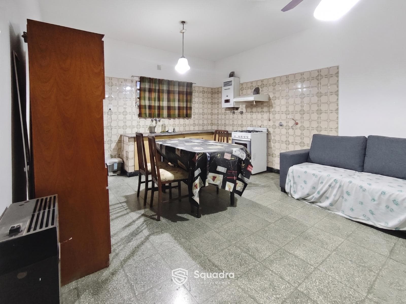 FOR SALE | TRADE - Single-hall house with 2 patios and a private terrace - Echesortu neighborhood, Rosario.