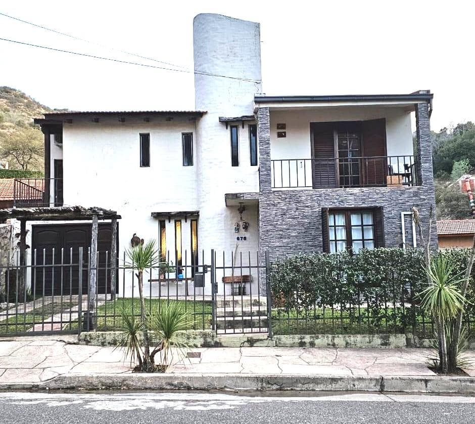 House for Sale in Villa Carlos Paz, Altos de Las Vertientes Neighborhood – 3 Bedrooms + Pool