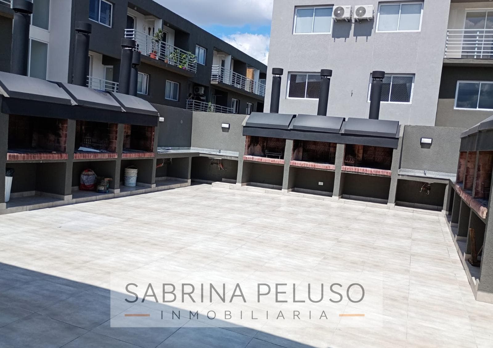 Alquiler Departamento 2 amb. con cochera Complejo Solares- Moreno