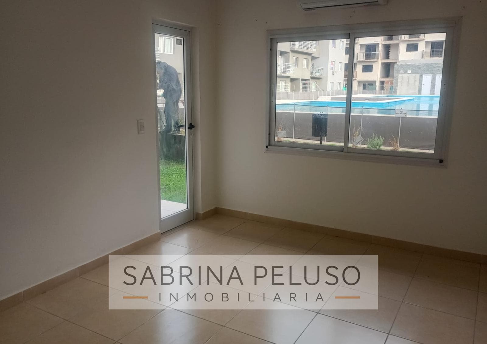 Alquiler Departamento 2 amb. con cochera Complejo Solares- Moreno