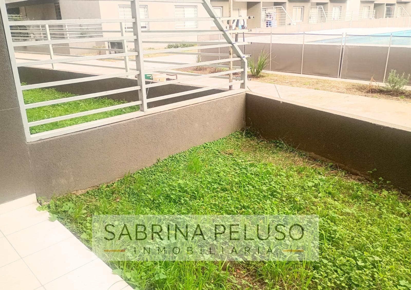 Alquiler Departamento 2 amb. con cochera Complejo Solares- Moreno