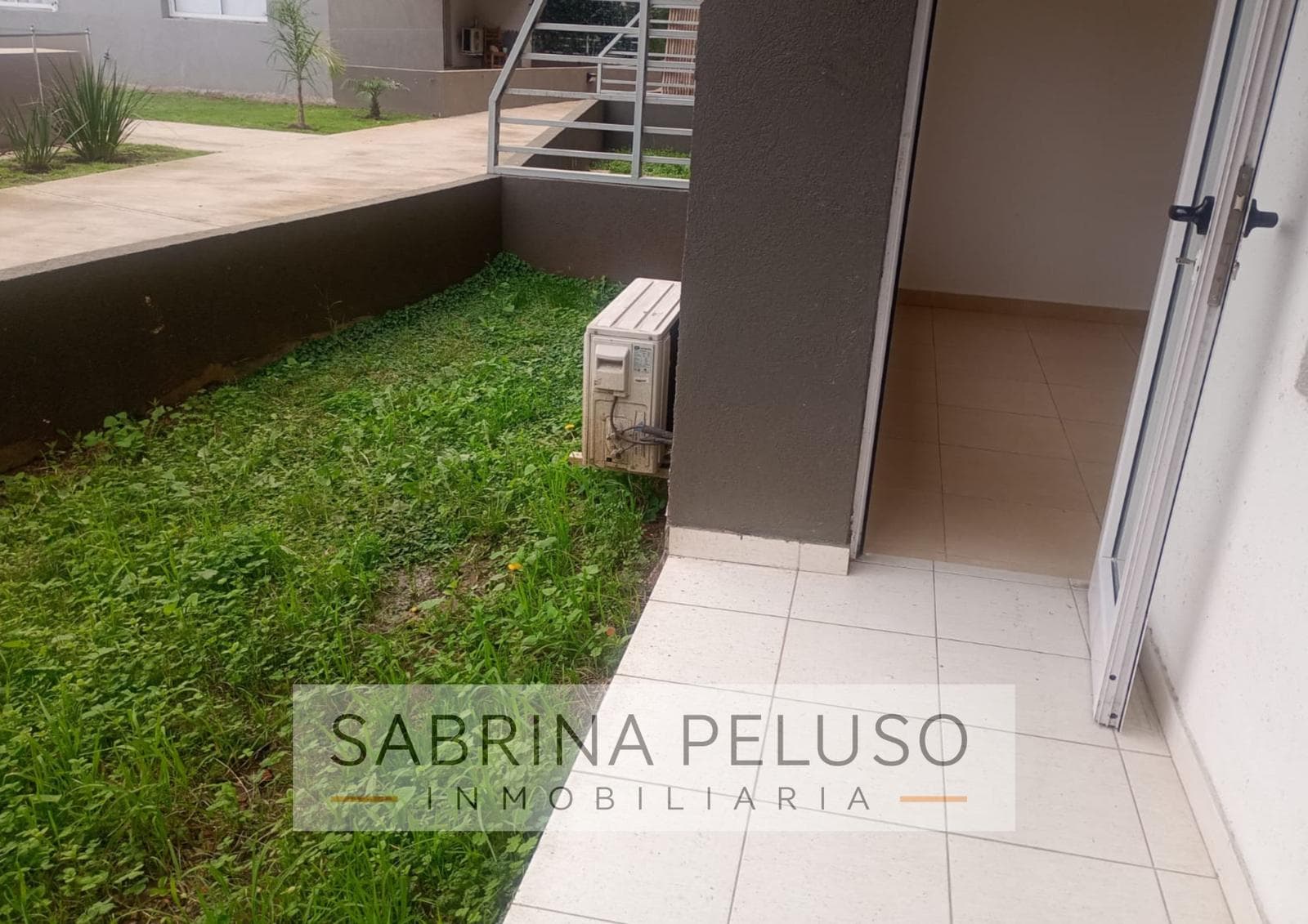 Alquiler Departamento 2 amb. con cochera Complejo Solares- Moreno