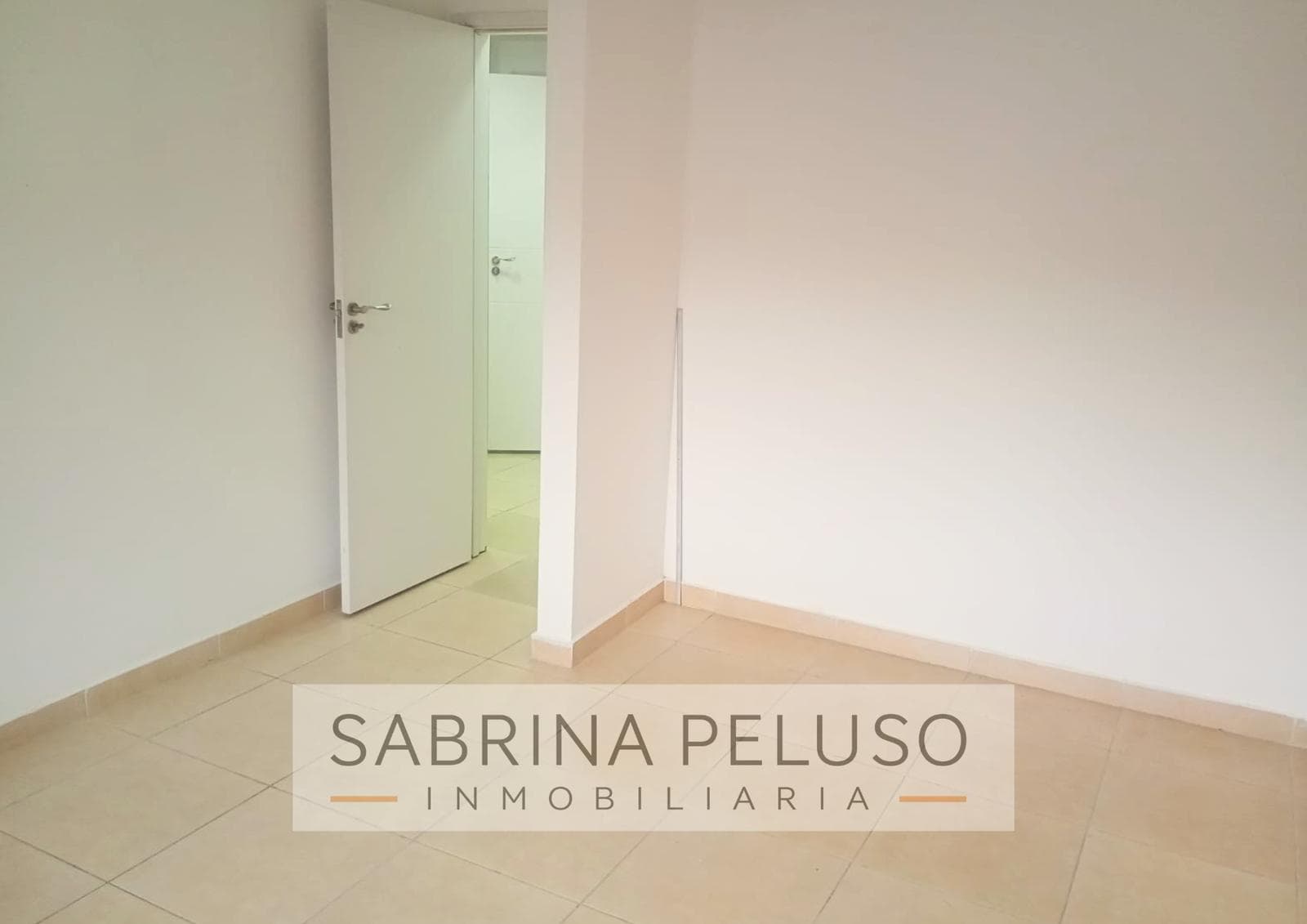 Alquiler Departamento 2 amb. con cochera Complejo Solares- Moreno