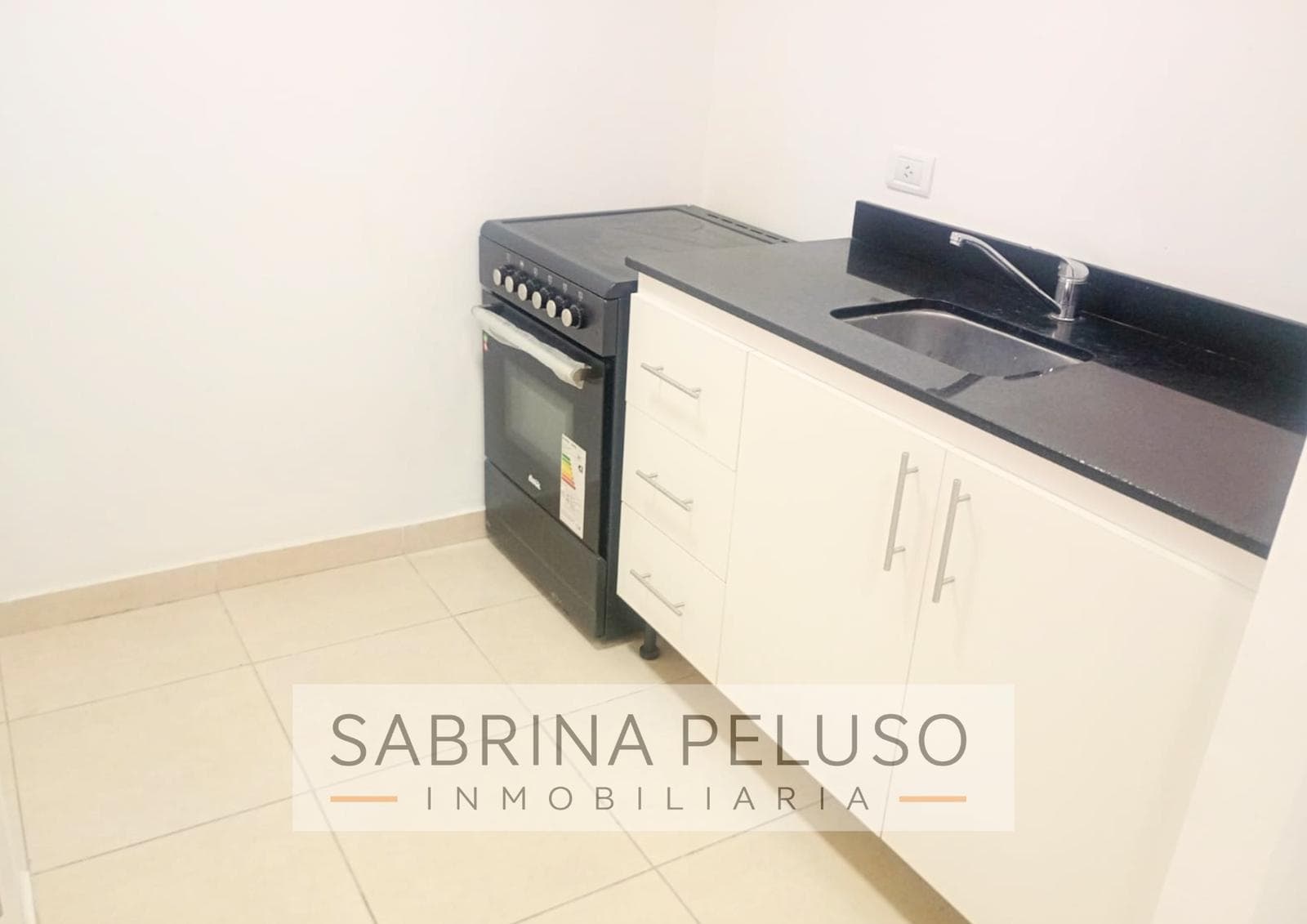 Alquiler Departamento 2 amb. con cochera Complejo Solares- Moreno