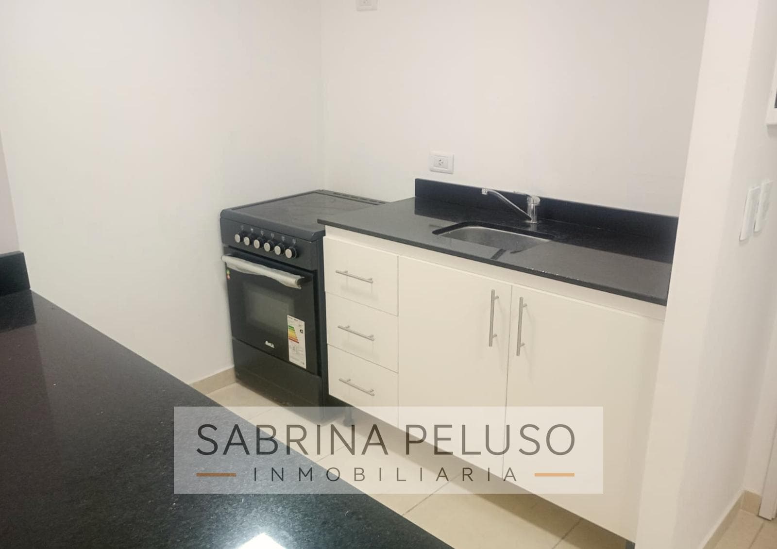 Alquiler Departamento 2 amb. con cochera Complejo Solares- Moreno