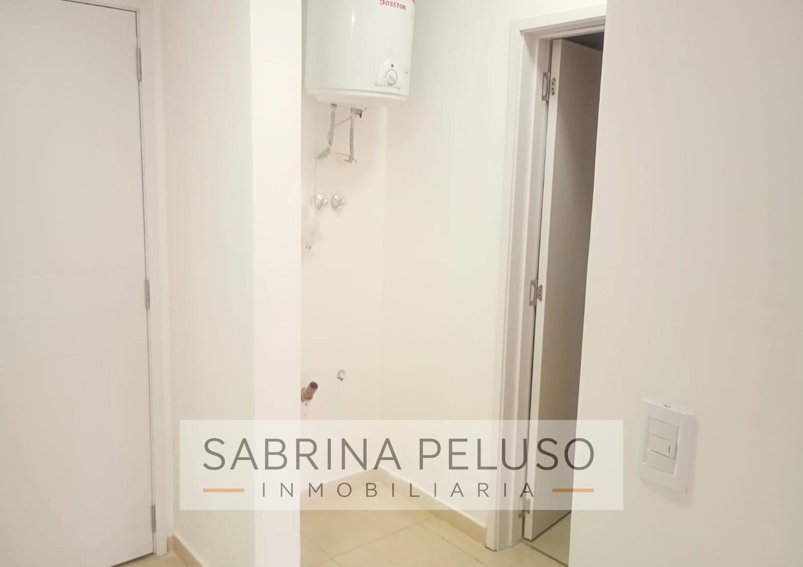 Alquiler Departamento 2 amb. con cochera Complejo Solares- Moreno