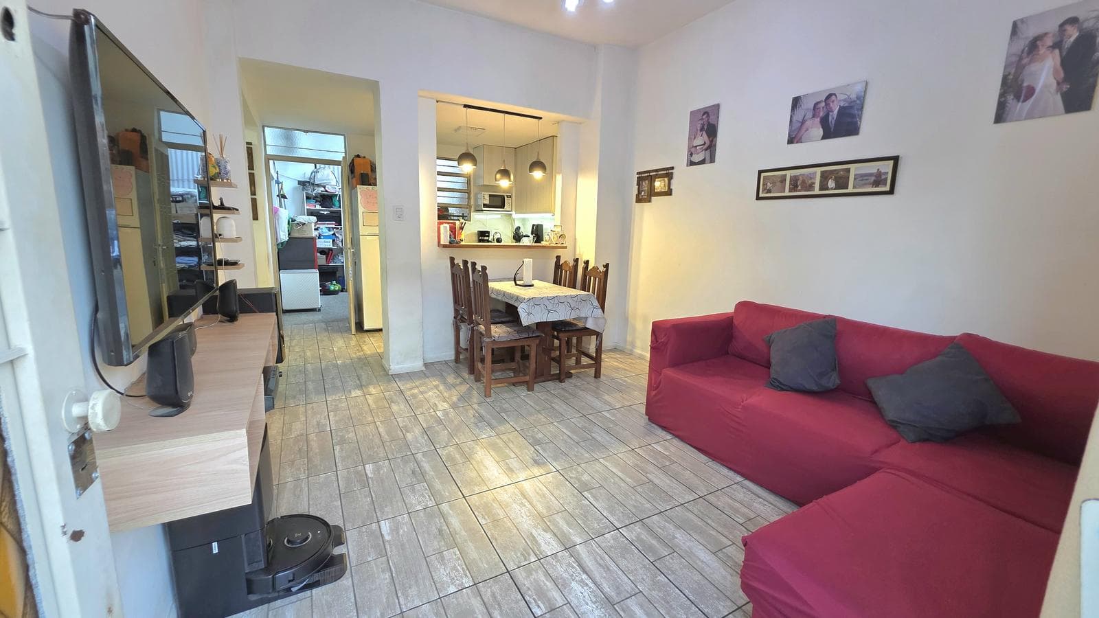 LLAVALLOL 2258: Ground-floor unit facing the street, 3 bedrooms, patio, and terrace with barbecue area