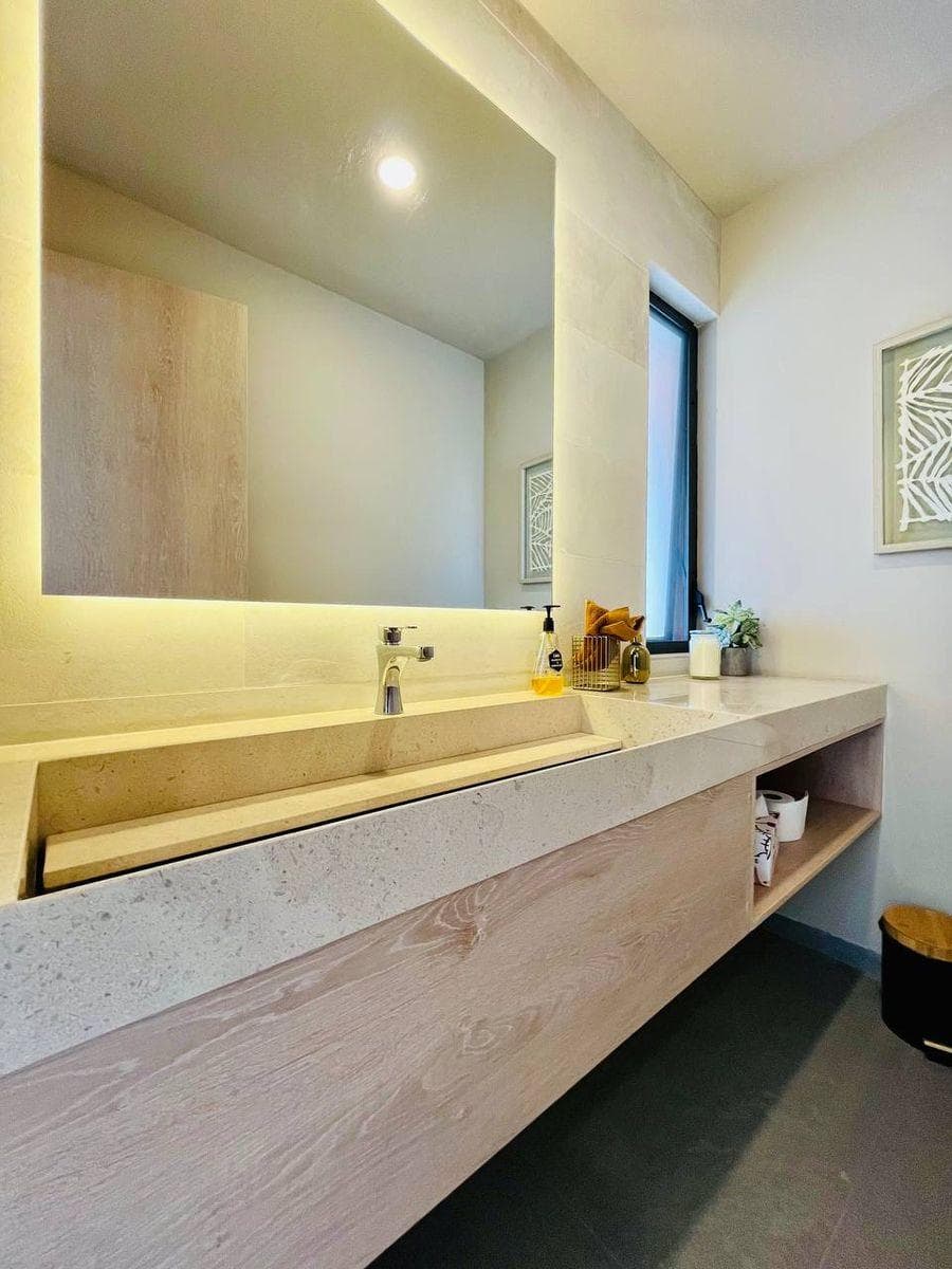 STUNNING HOME IN ALTOZANO