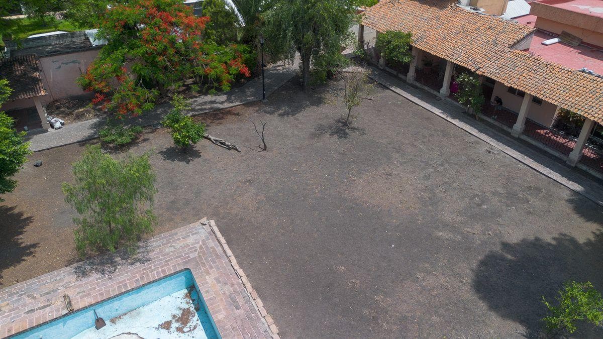 HOUSE FOR SALE IN JURICA (ROBLES)