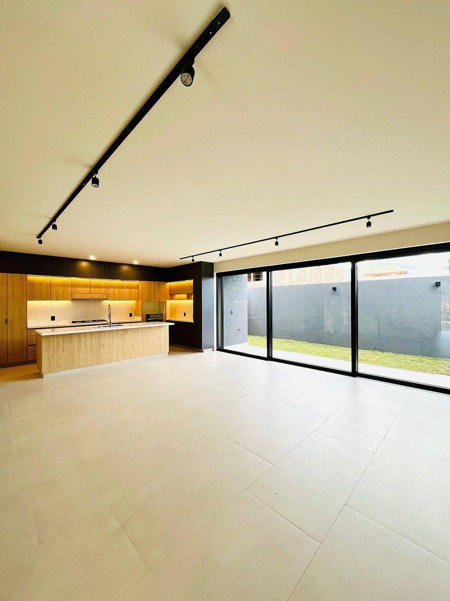 BEAUTIFUL HOME IN ALTOZANO