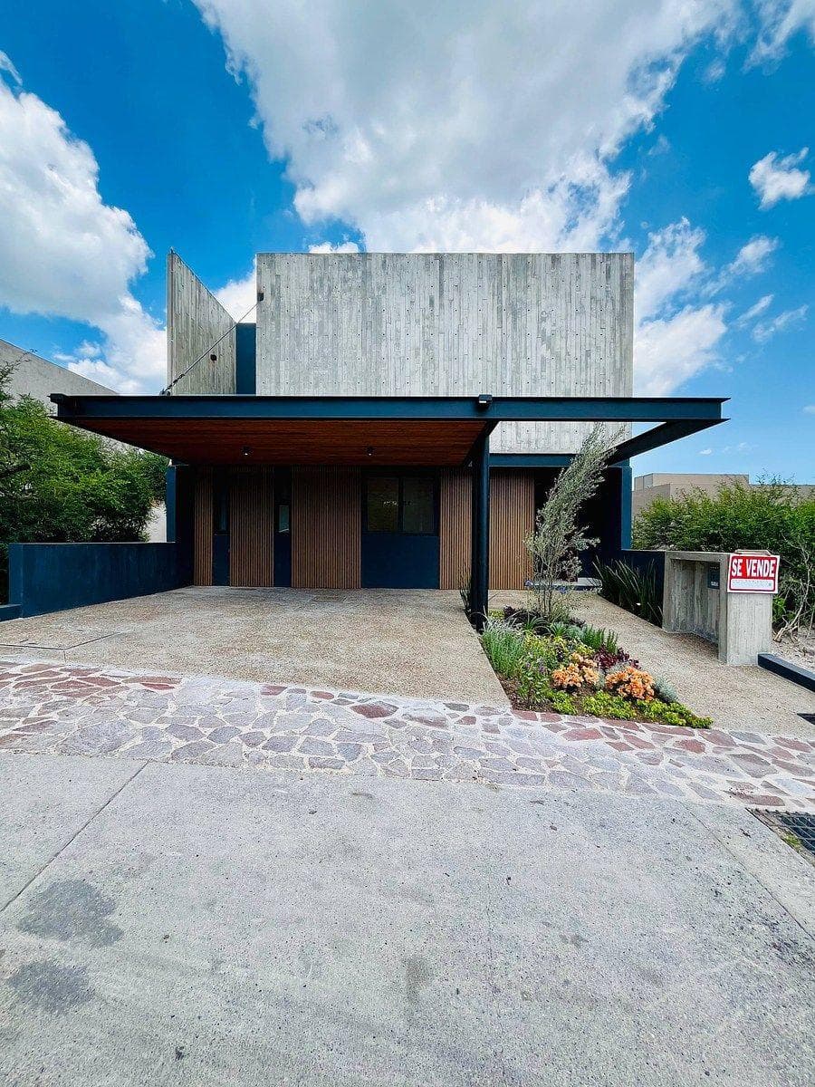 BEAUTIFUL HOME IN ALTOZANO