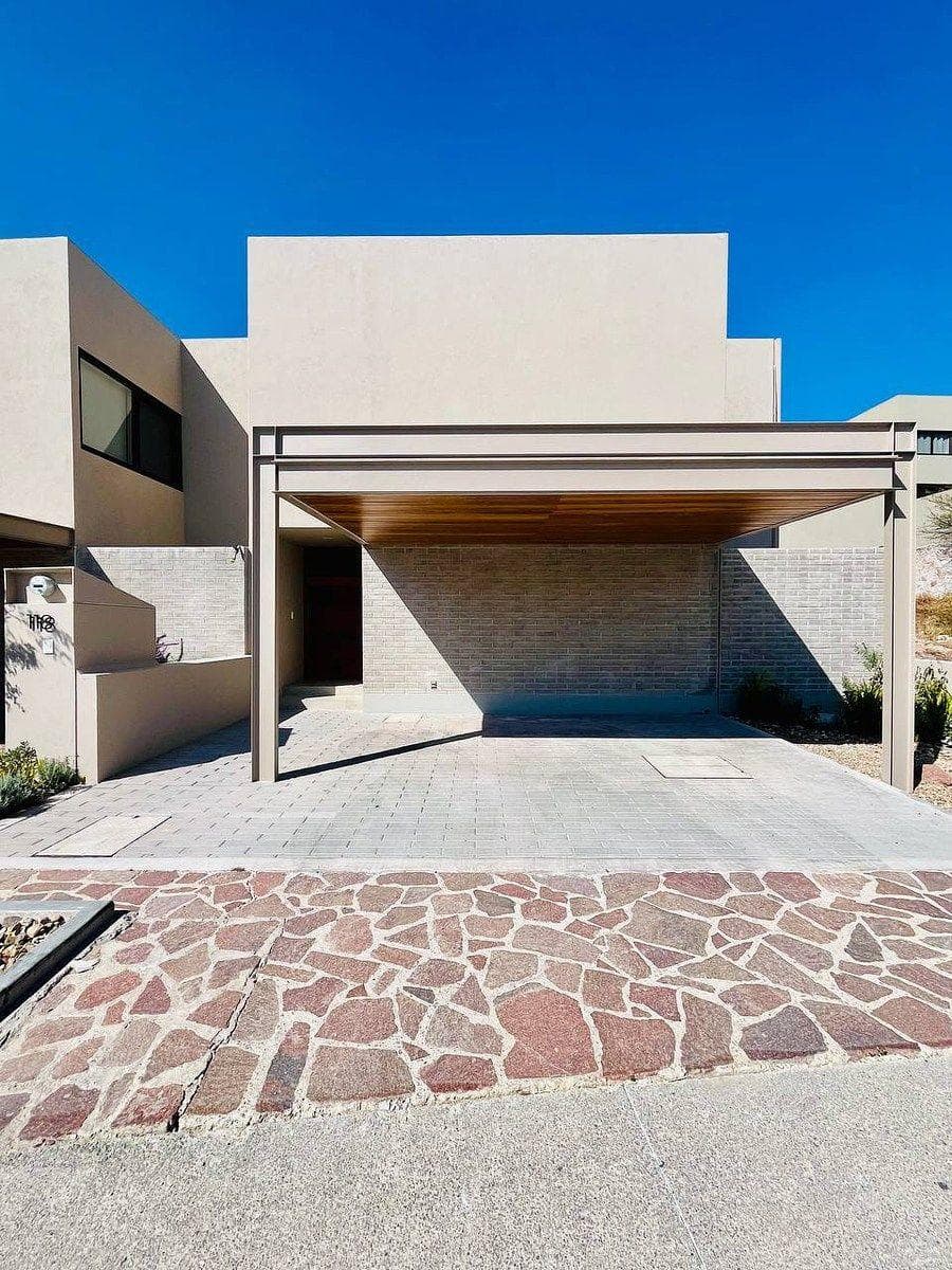 DESIGNER HOME IN ALTOZANO