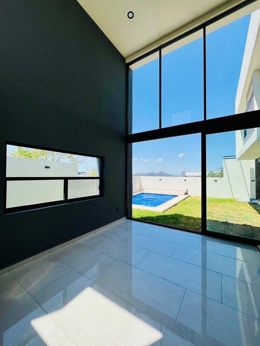HOUSE WITH A POOL IN ZIBATÁ