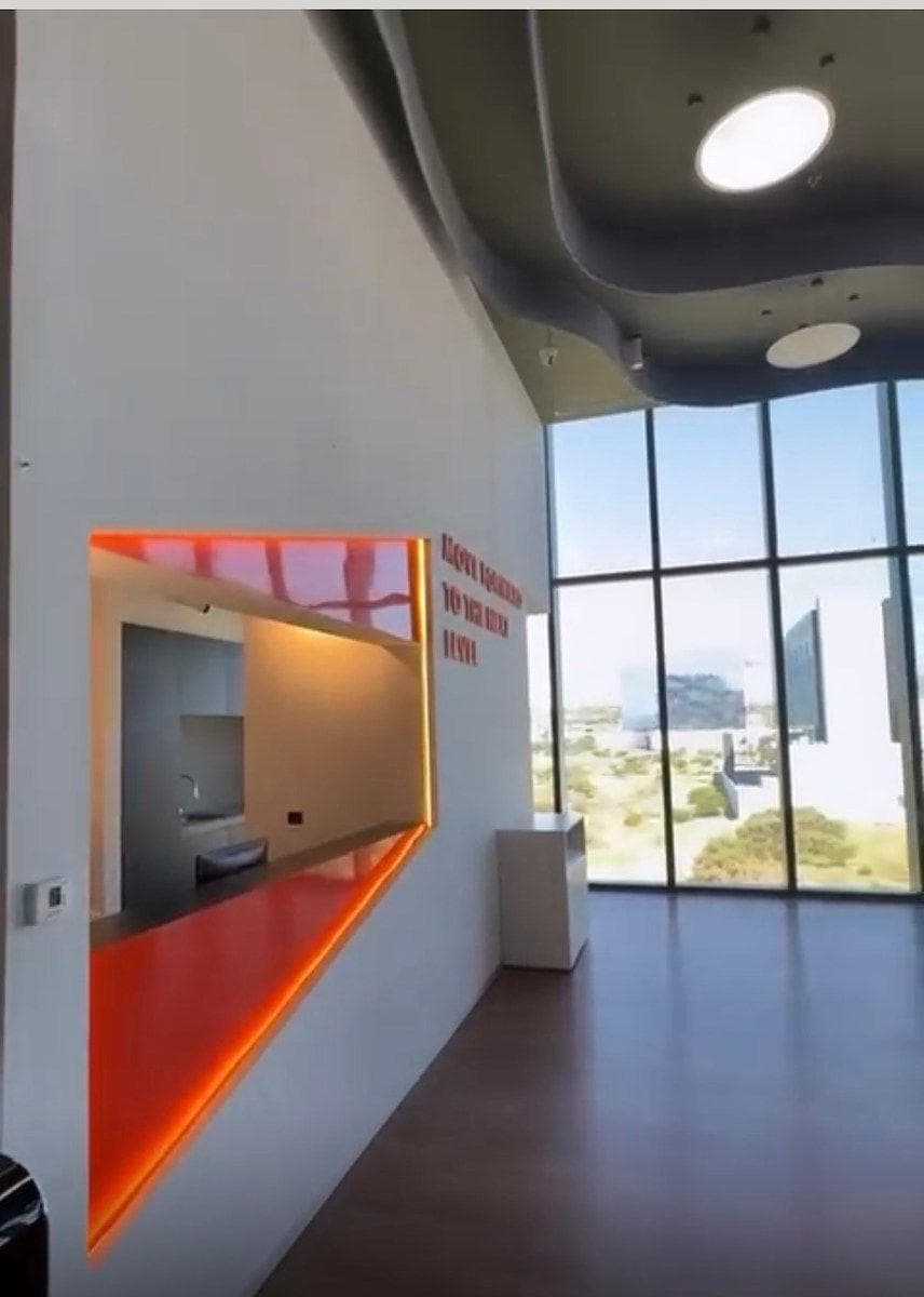 CORPORATE OFFICE AT JURICA LEVEL ANTEA