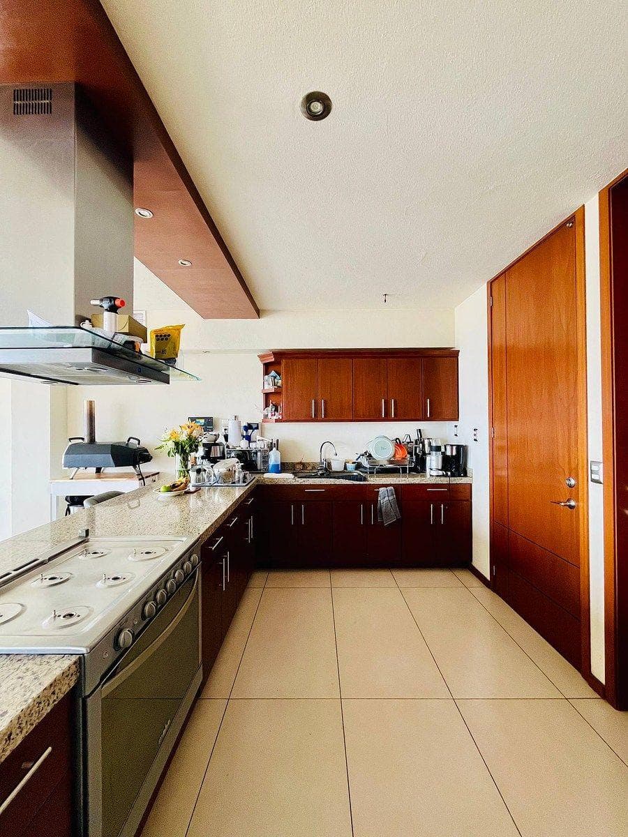 HOUSE FOR SALE IN PEDREGAL VISTA HERMOSA