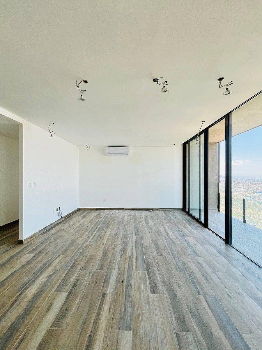 PRE-SALE OPPORTUNITY WITH A BIG DISCOUNT ON THE 25TH FLOOR