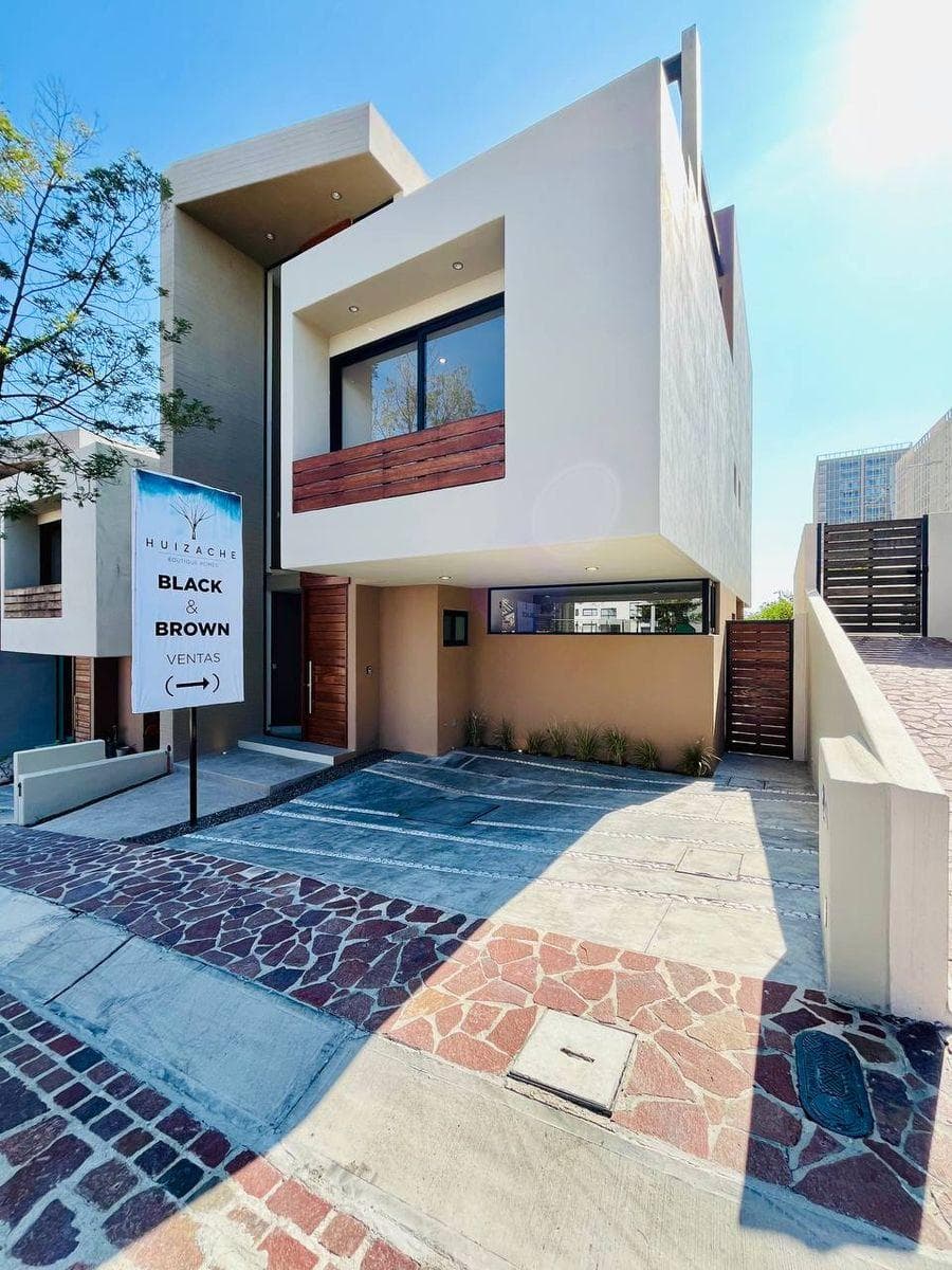 SPECTACULAR RESIDENCE IN ZIBATA