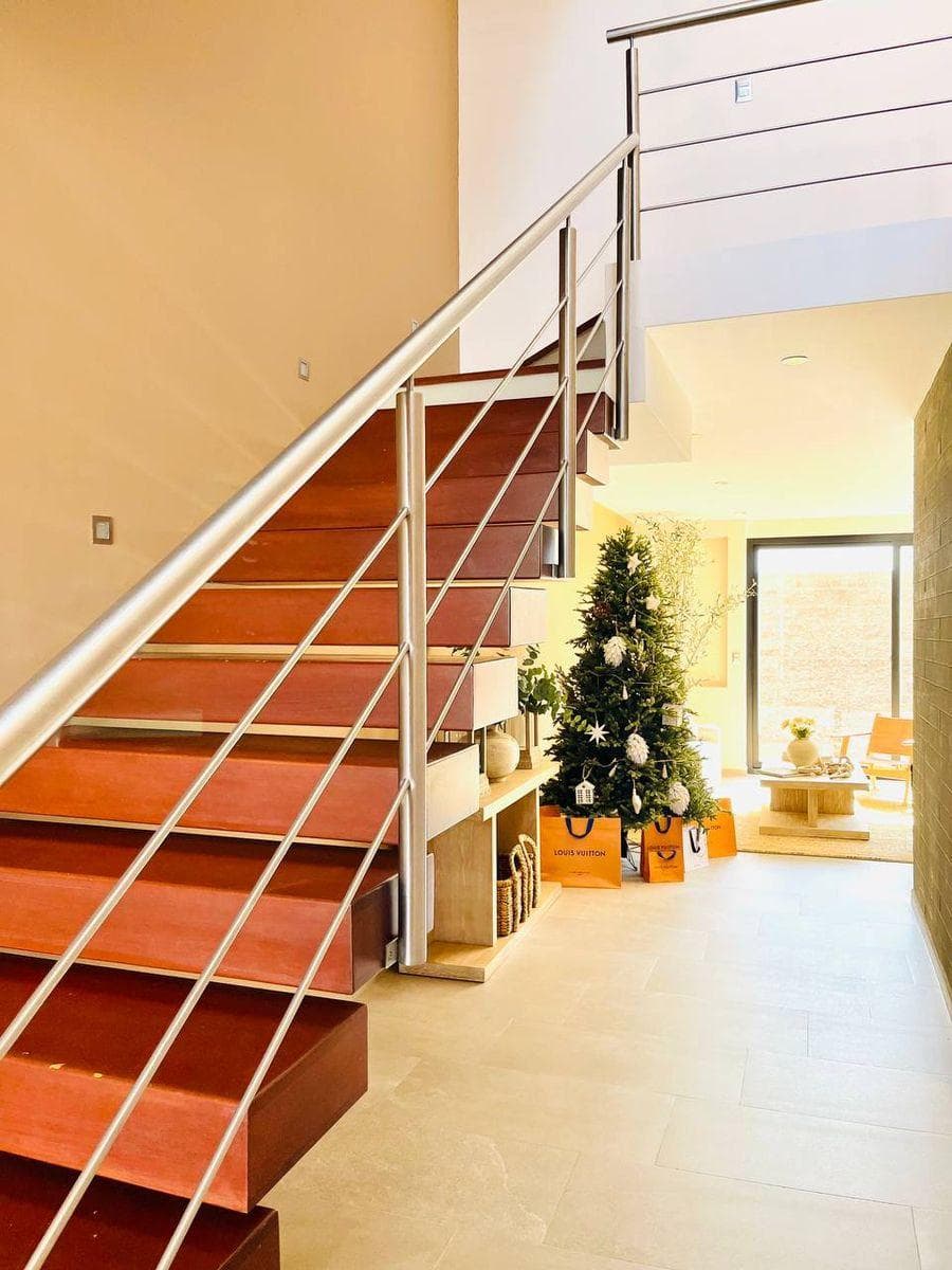 SPECTACULAR RESIDENCE IN ZIBATA