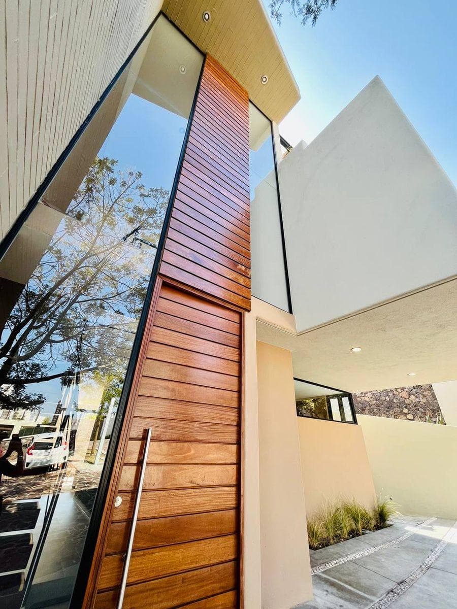 SPECTACULAR RESIDENCE IN ZIBATA