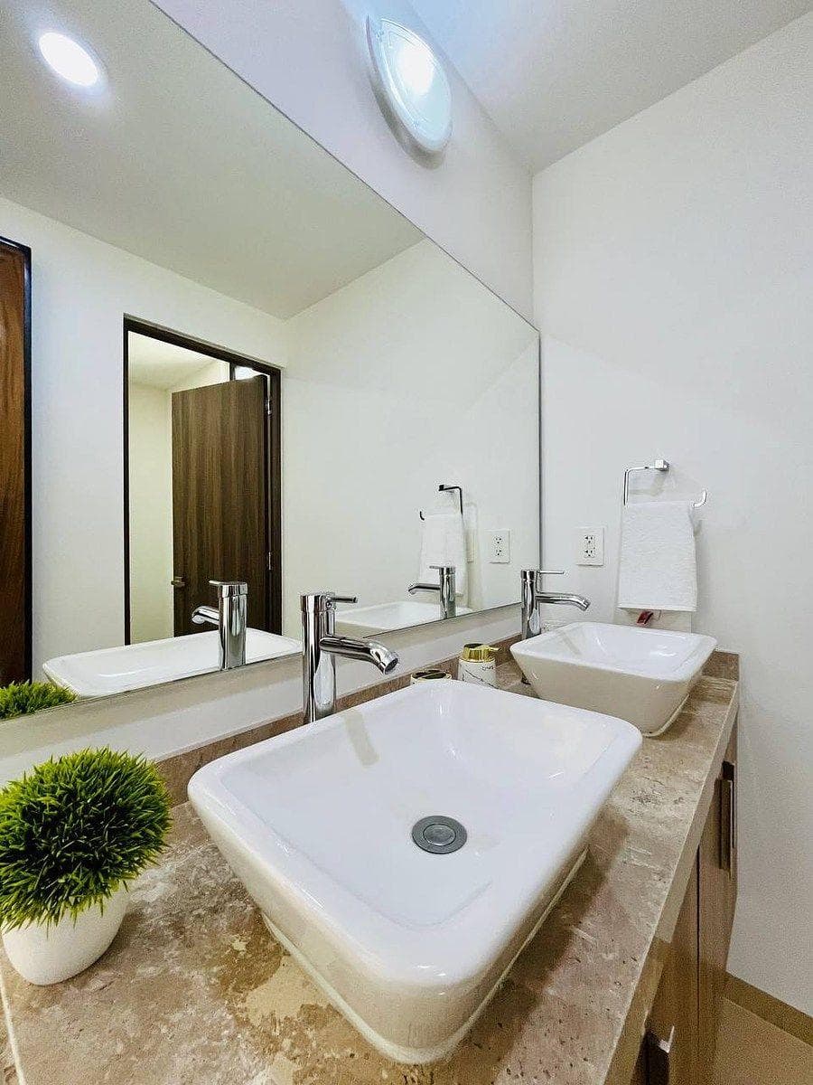 HOUSE FOR SALE ZIBATA ENCINO