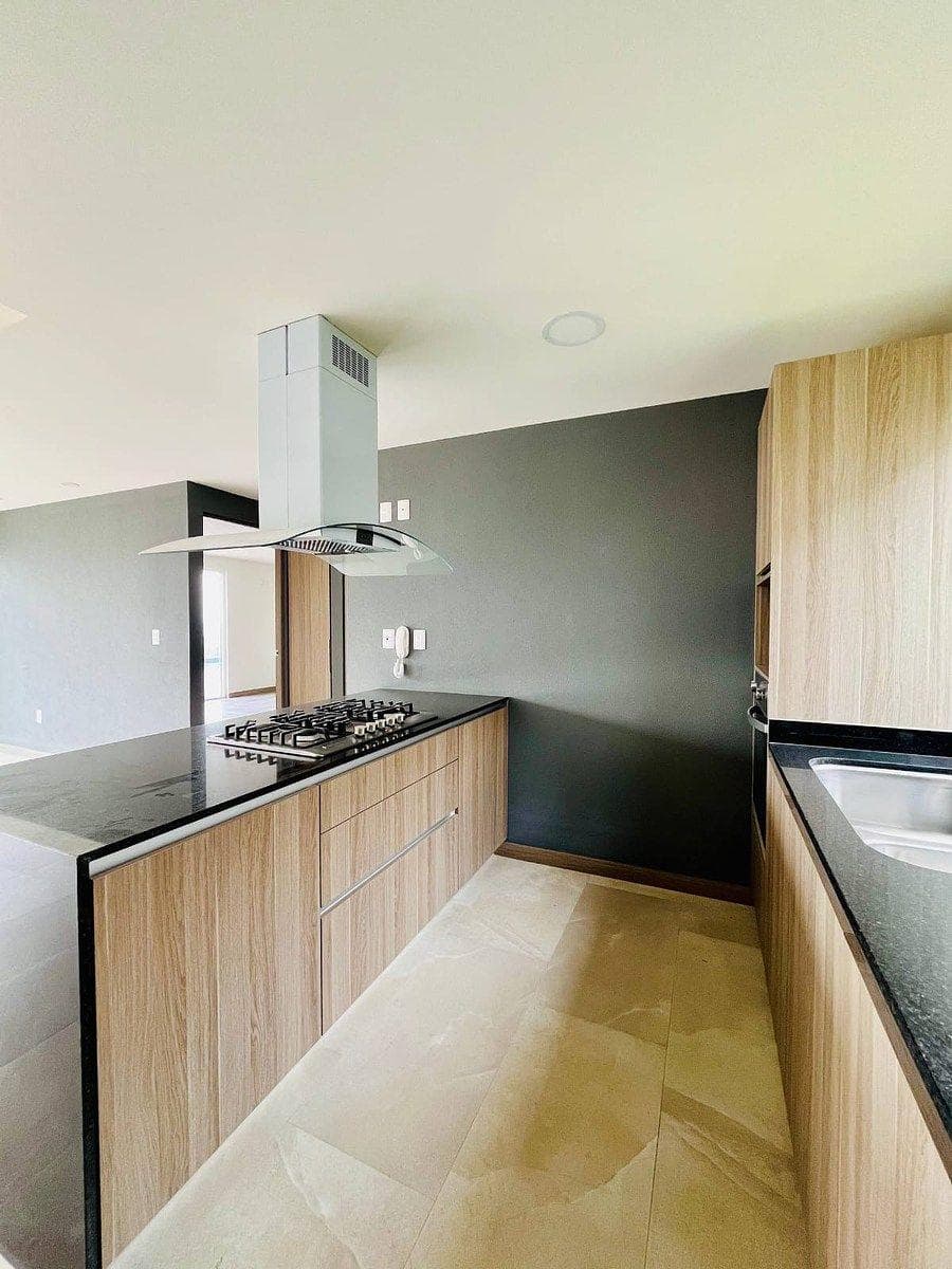 Apartment for sale with a large garden