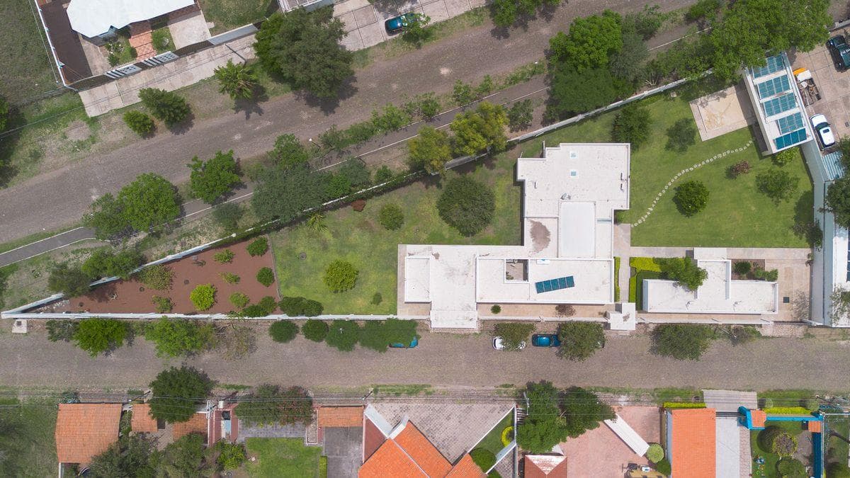 HOUSE FOR SALE IN JURICA