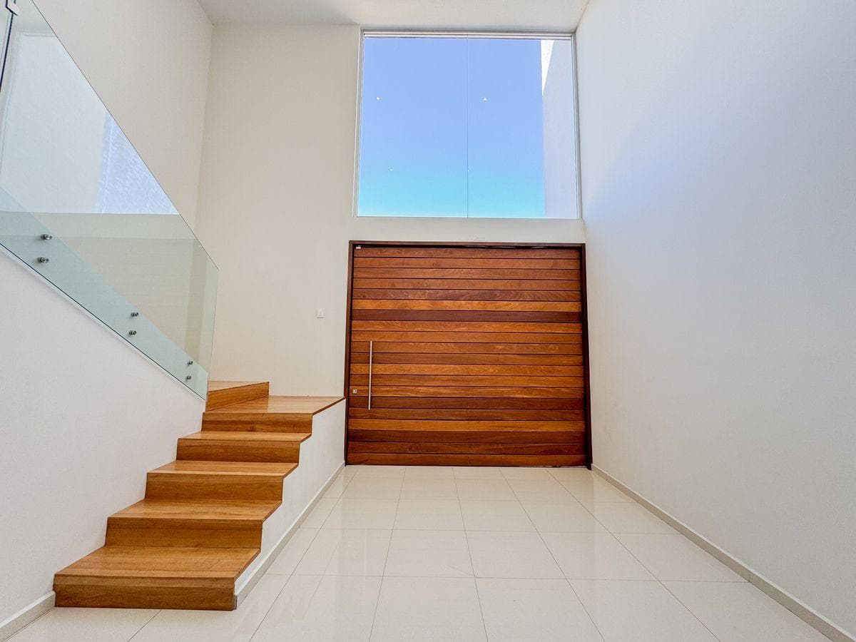 HOUSE FOR SALE IN EL CAMPANARIO