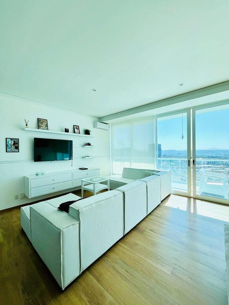 BEAUTIFUL APARTMENT IN JURIQUILLA TOWERS