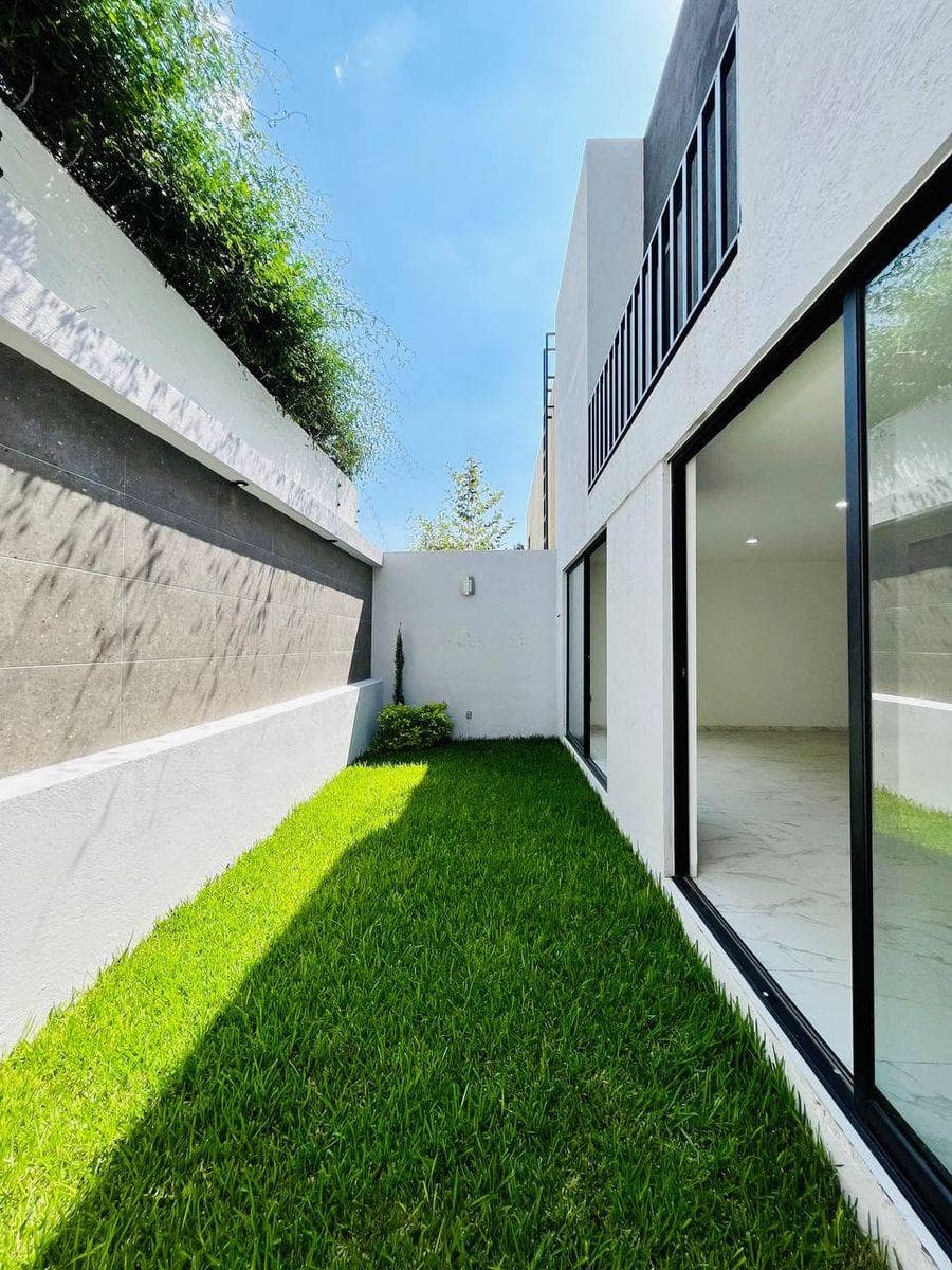 BEAUTIFUL HOME IN ALTOZANO