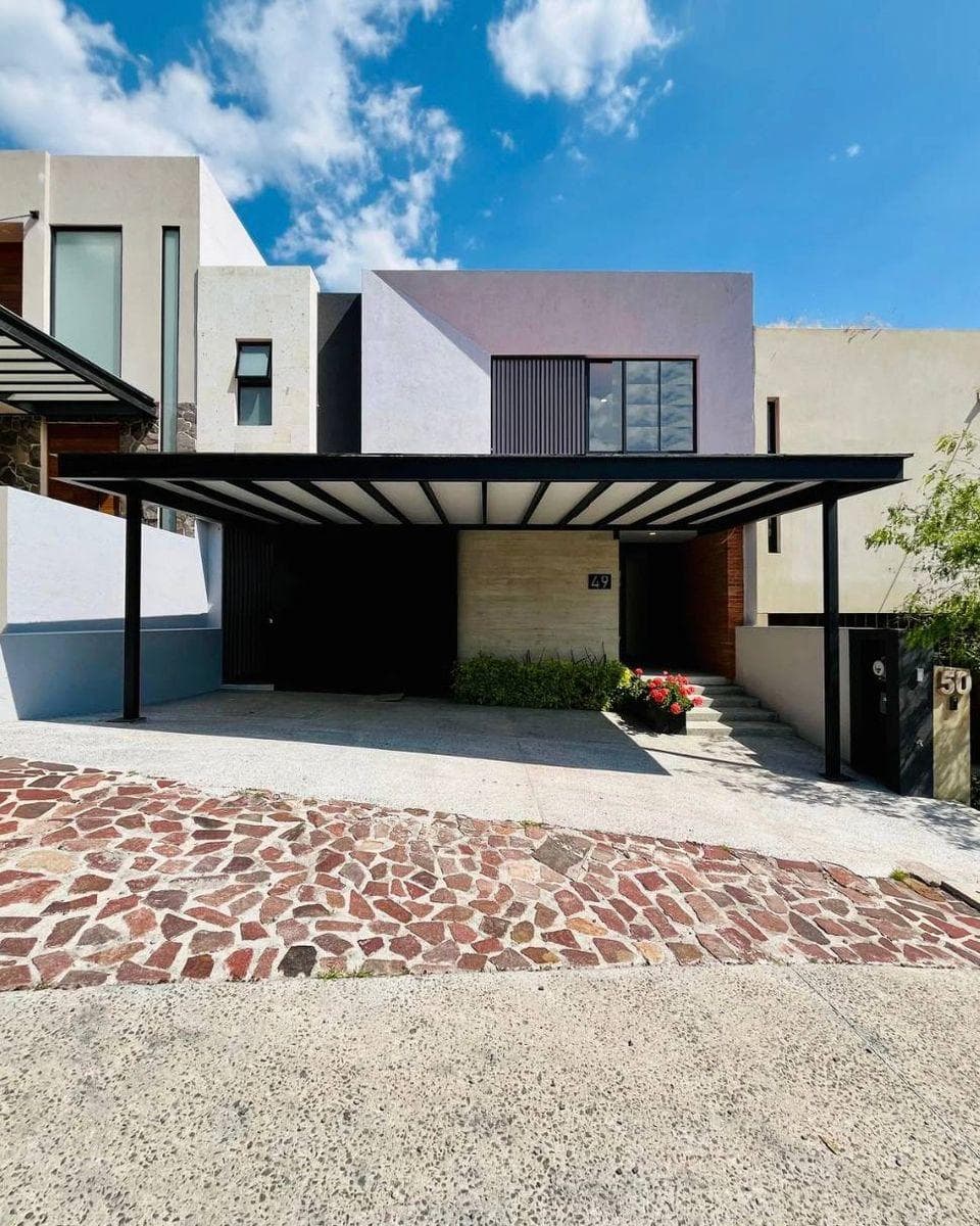 BEAUTIFUL HOME IN ALTOZANO