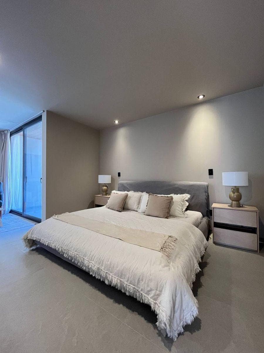 STUNNING HOME IN ALTOZANO