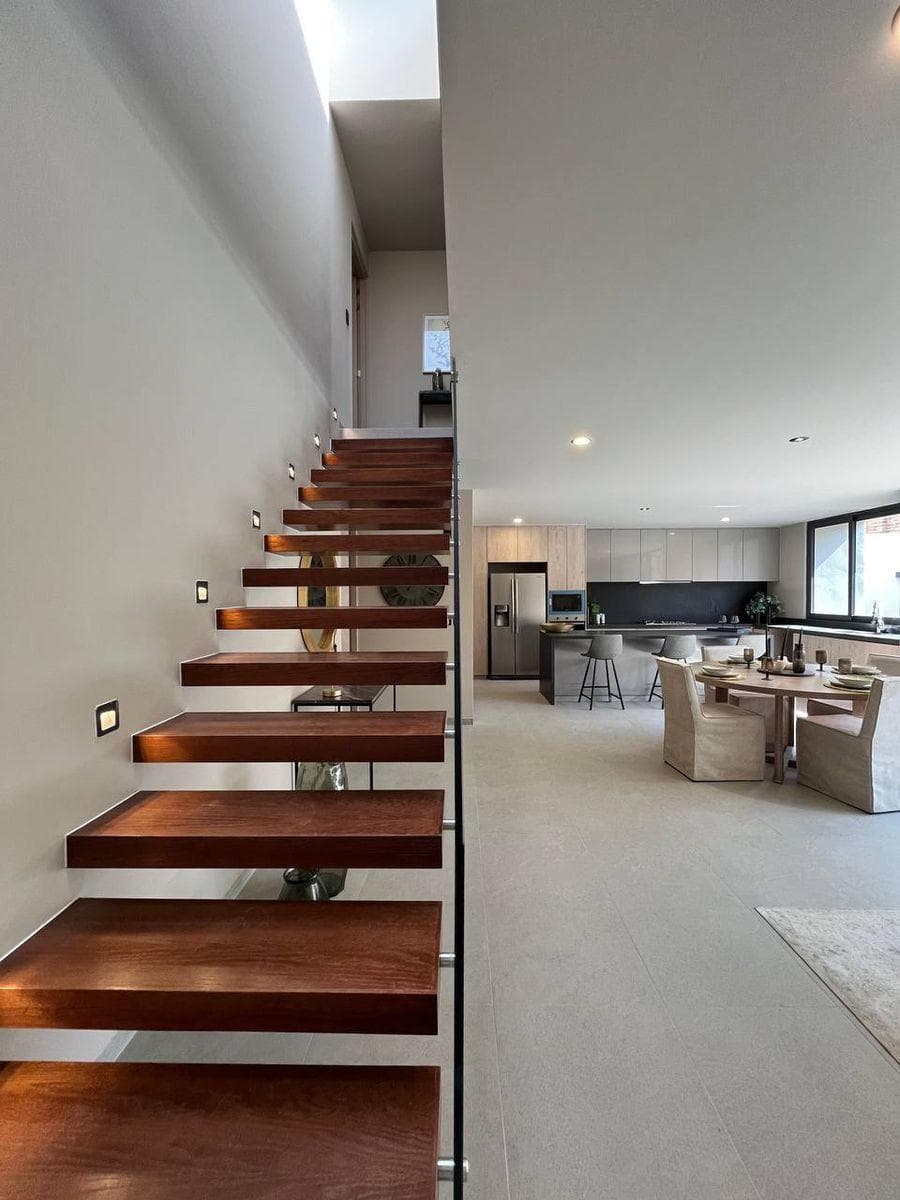 STUNNING HOME IN ALTOZANO