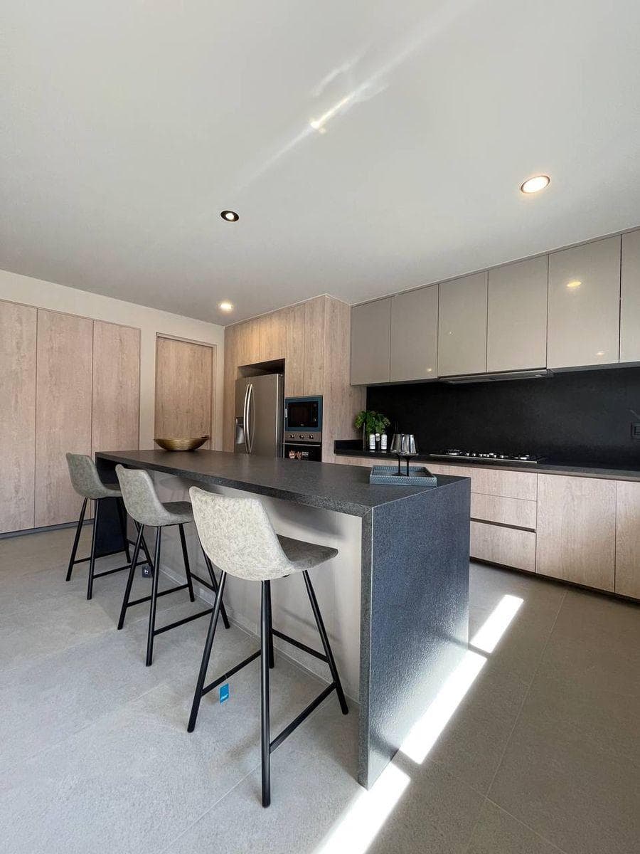 STUNNING HOME IN ALTOZANO