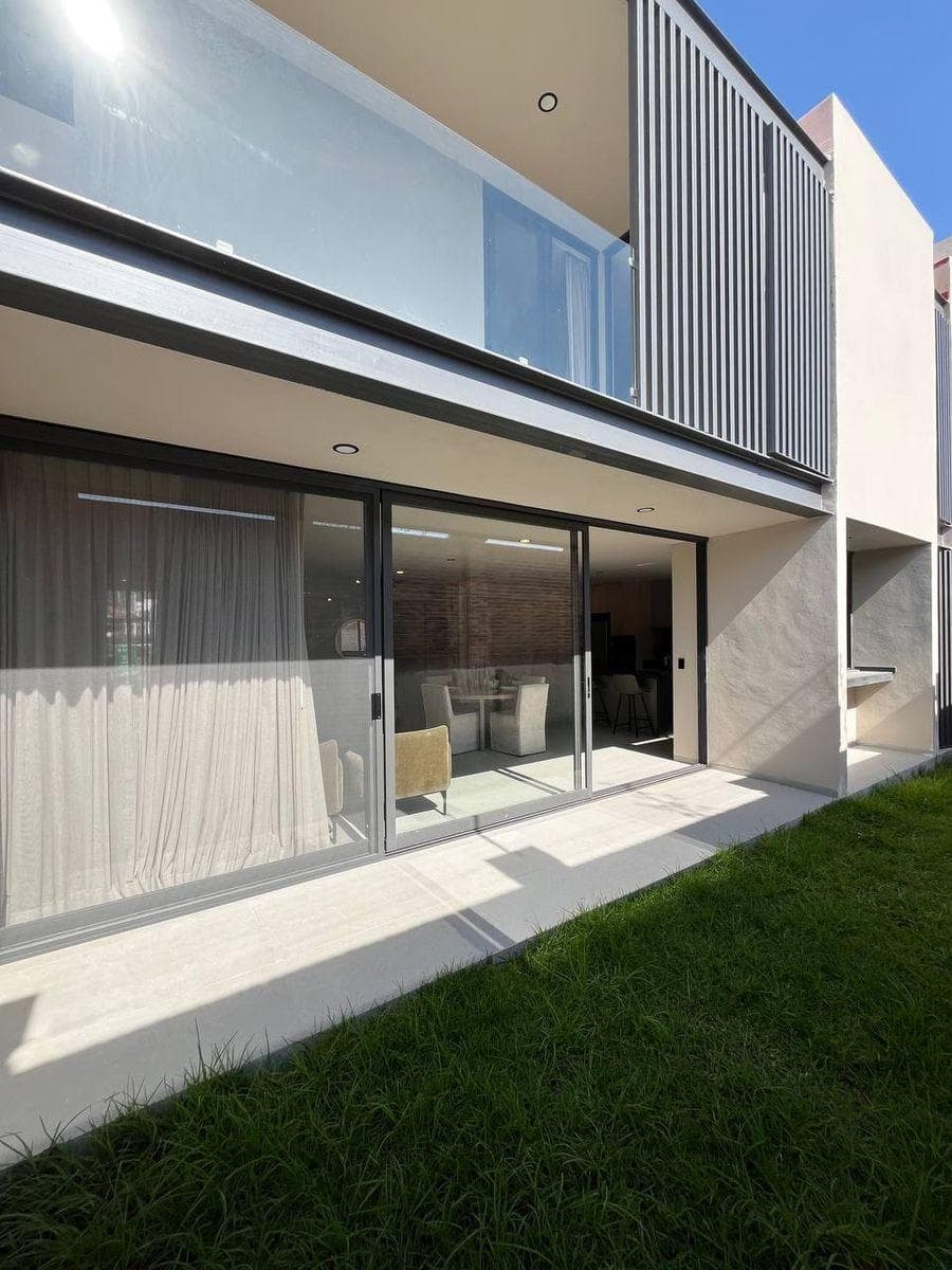 STUNNING HOME IN ALTOZANO