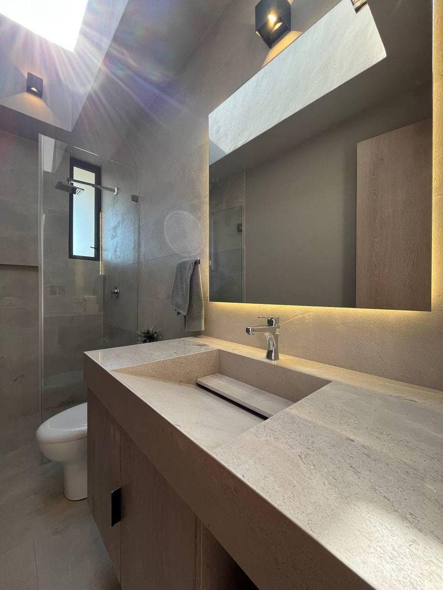 STUNNING HOME IN ALTOZANO