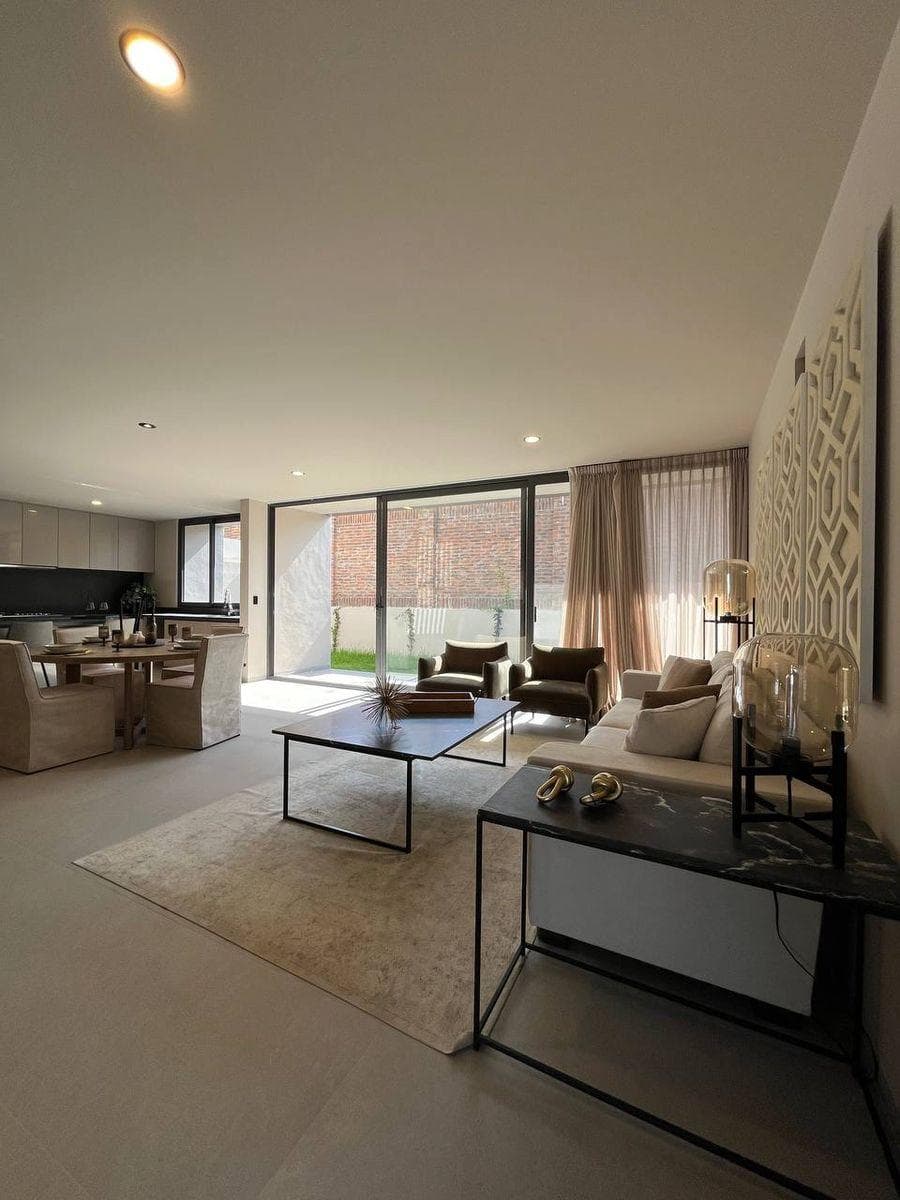 STUNNING HOME IN ALTOZANO