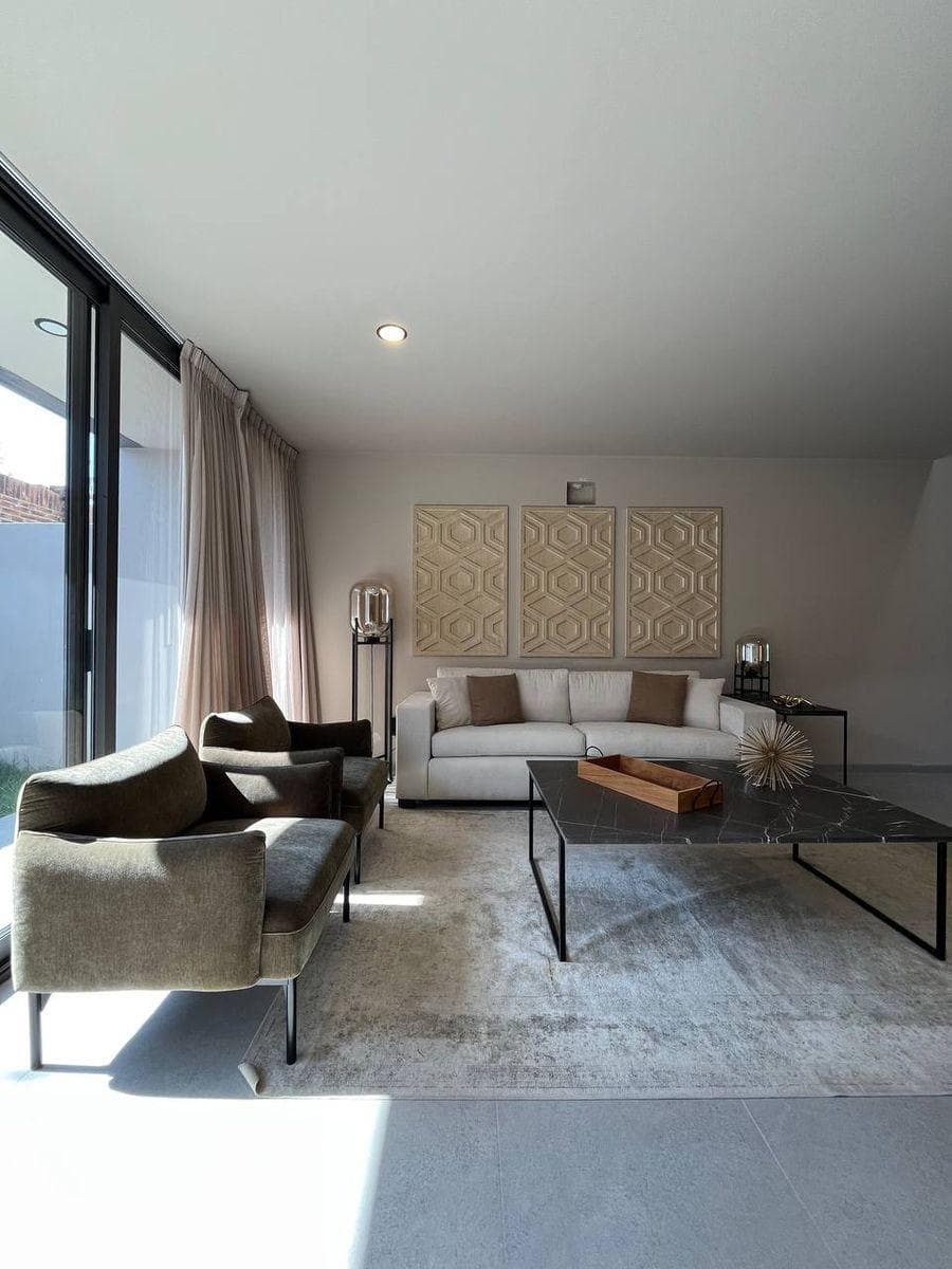 STUNNING HOME IN ALTOZANO