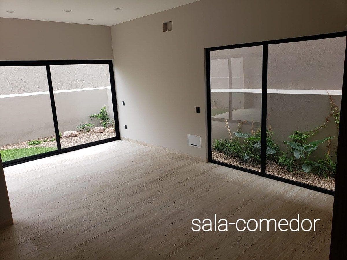 Beautiful house for rent in Carlota