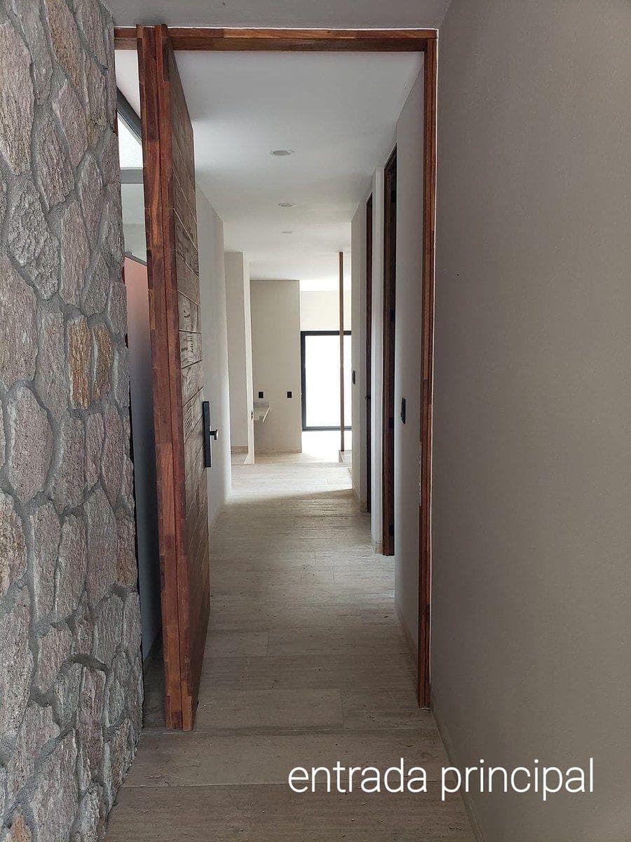 Beautiful house for rent in Carlota