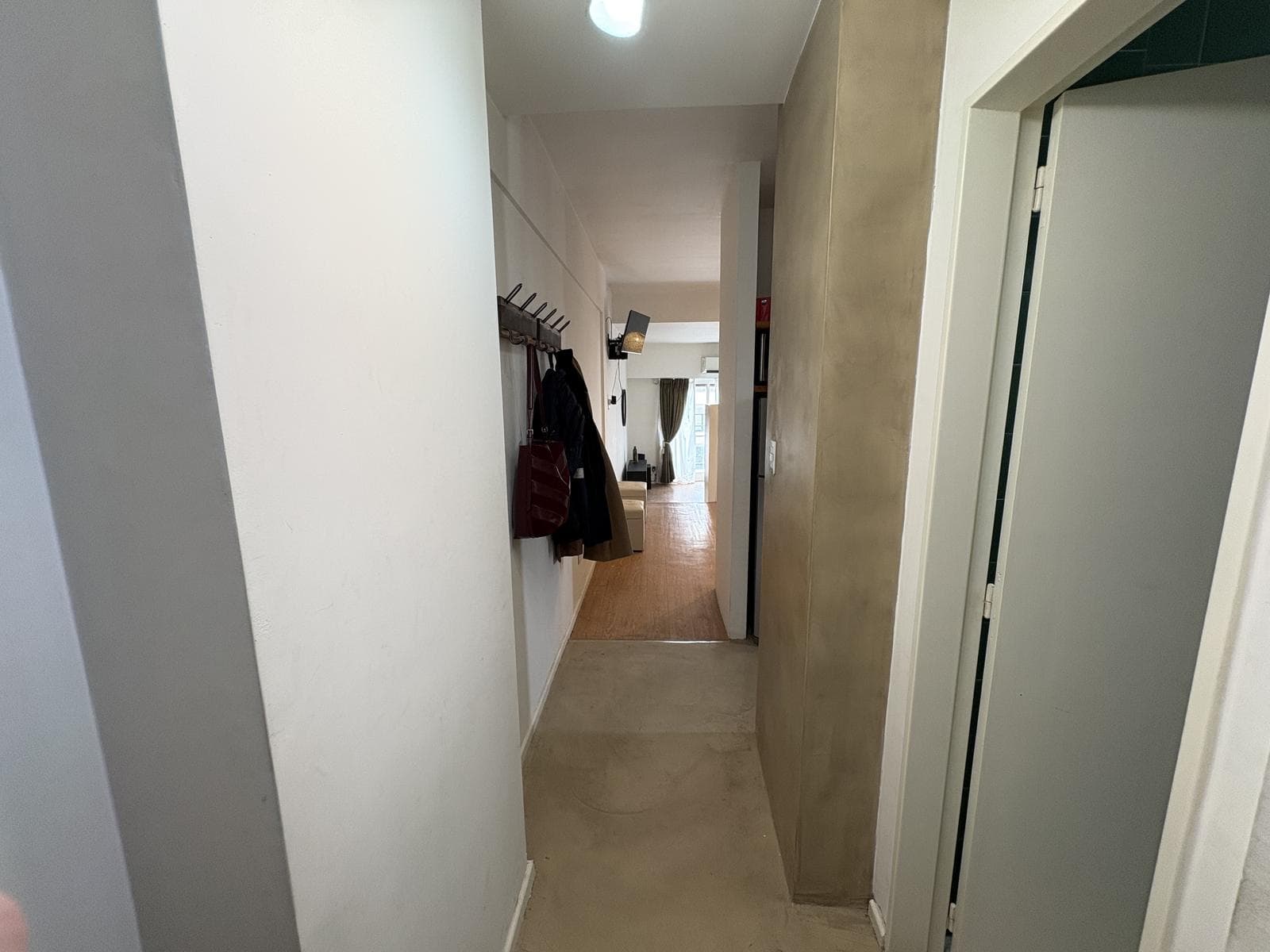 Spacious, furnished, fully equipped studio apartment for rent with a balcony in Recoleta