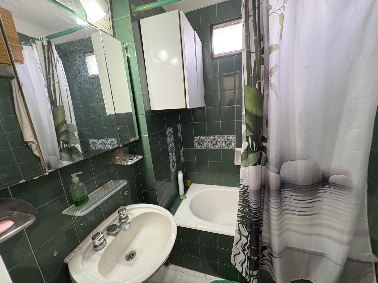 Spacious, furnished, fully equipped studio apartment for rent with a balcony in Recoleta