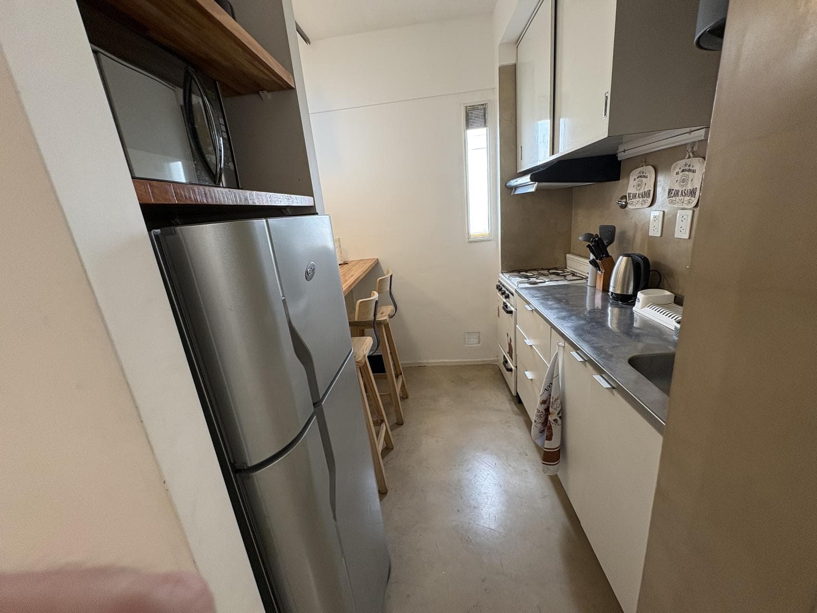 Spacious, furnished, fully equipped studio apartment for rent with a balcony in Recoleta